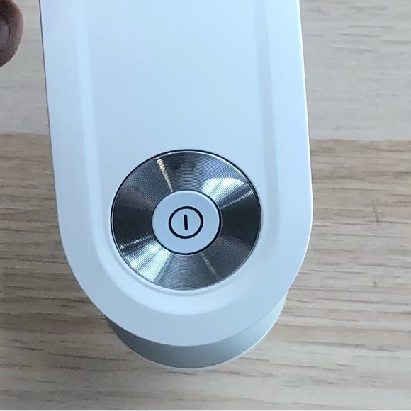 Relaxing Neck Massager in White - Picture 5 of 7